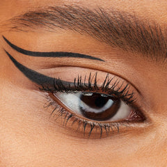 Essence STAY & PLAY GEL EYELINER 01